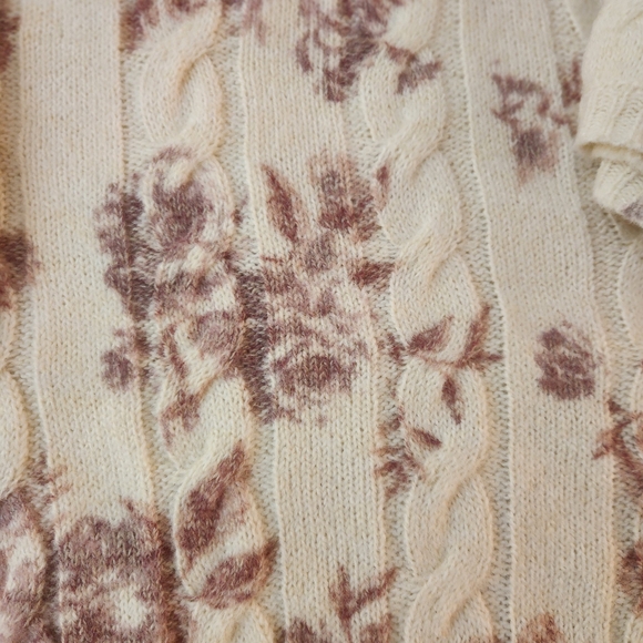 Sincerely Jules Soft Floral Cable Knit Women's Sweater Cream & Mauve XL NWT - Picture 5 of 6